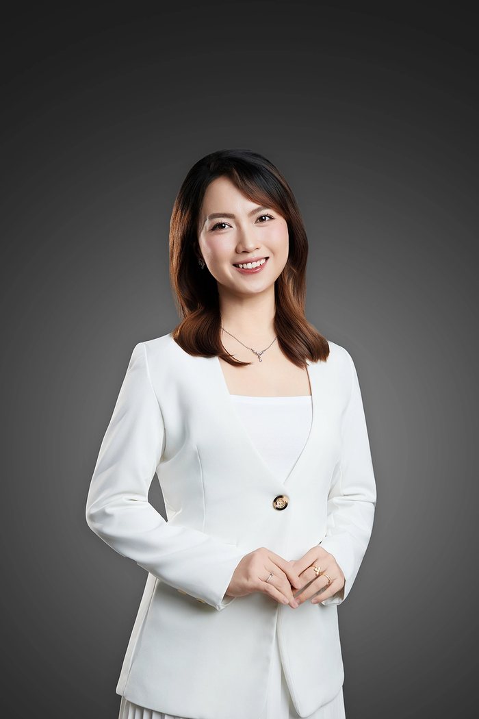 Chân dung Huỳnh Ý Nhi